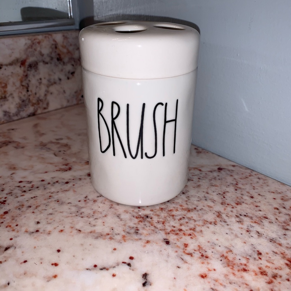 Rae Dunn “brush”